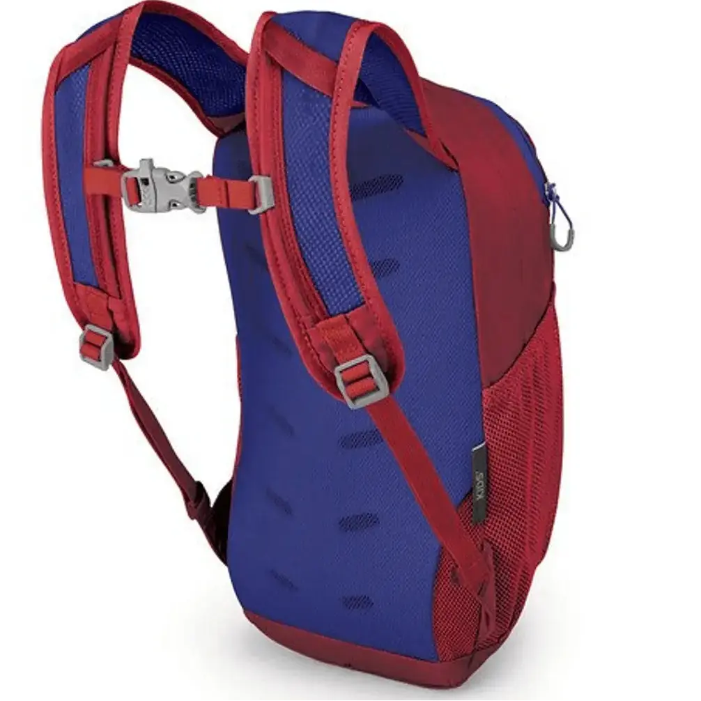 Osprey Daylite Jr. - Kids backpack with ventilated backpanel, dual mesh pockets, and hydration sleeve, ideal for young adventurers.