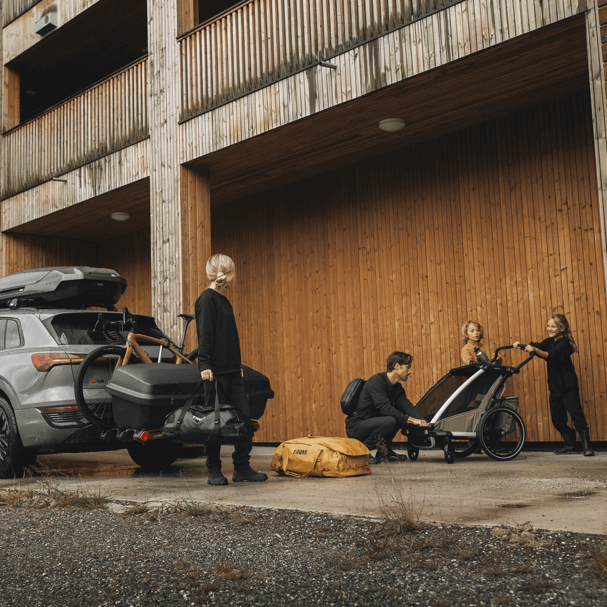 Thule Santu Towbar Cargo Box 260 L