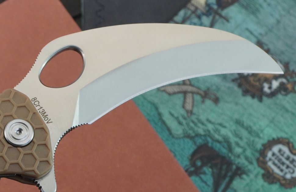 Honey Badger Large Claw Smooth Knife 8Cr13MoV Steel