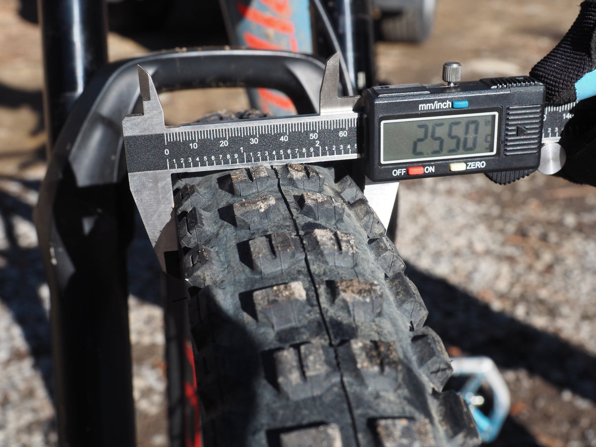 Bontrager SE5 Team Issue TLR MTB Tire - Shop Mountain Bike Tires at Trekaline