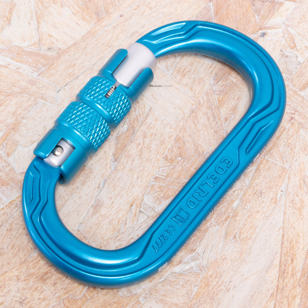 Edelrid Oval Power 2500 Triple Locking Carabiner - Shop Carabiners at Trekaline