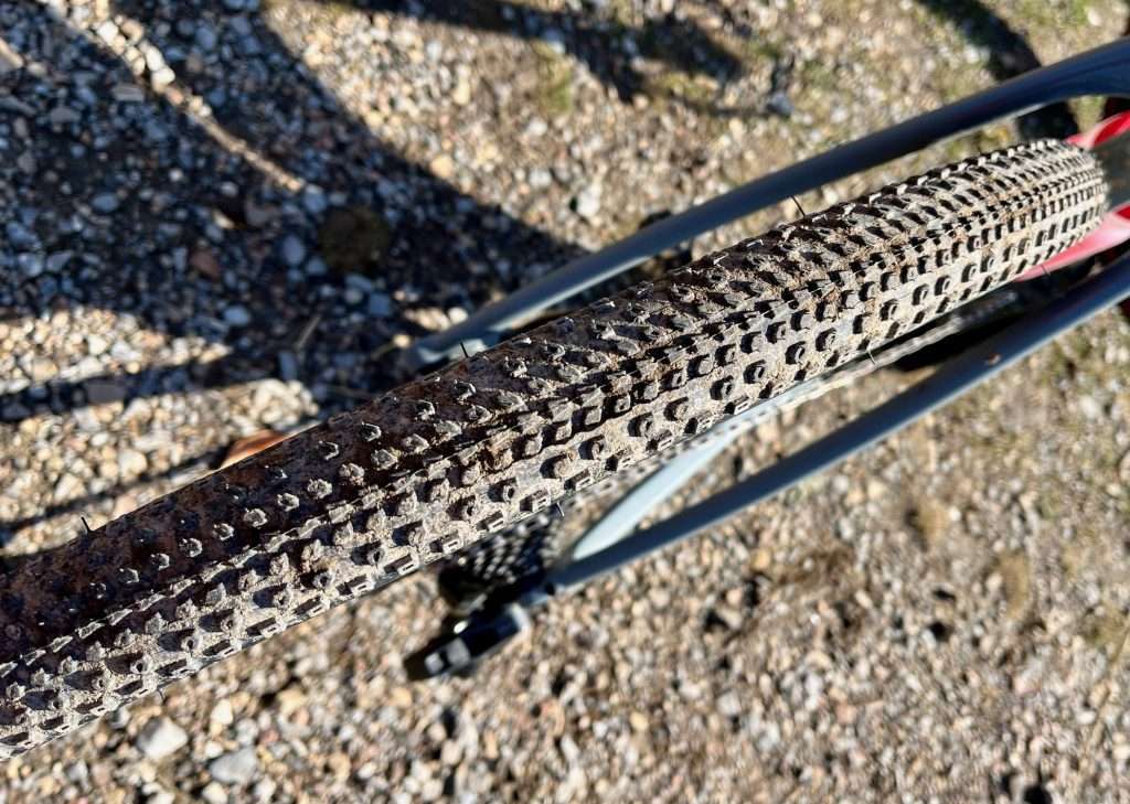 Bontrager GR2 Team Issue Gravel Tire - Shop Gravel Bike Tires at Trekaline