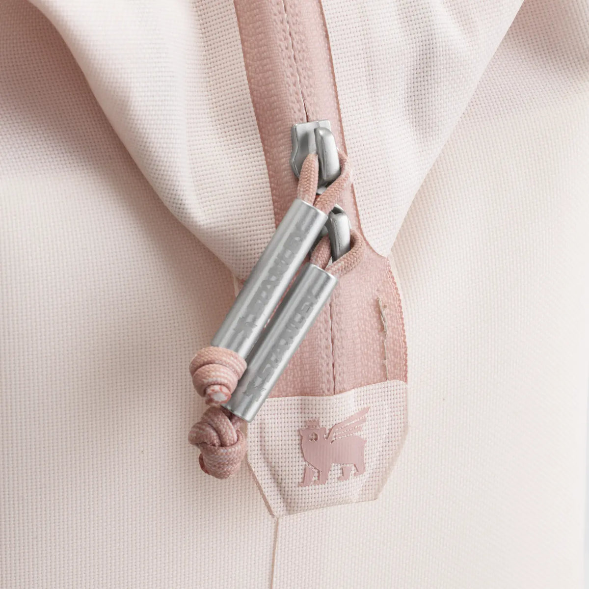 Close-up of zipper detail on Stanley All Day Julienne Mini Cooler - 7L in pink