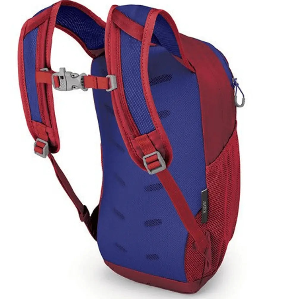 Osprey Daylite Jr. - Kids backpack with ventilated backpanel, dual mesh pockets, and hydration sleeve, ideal for young adventurers.