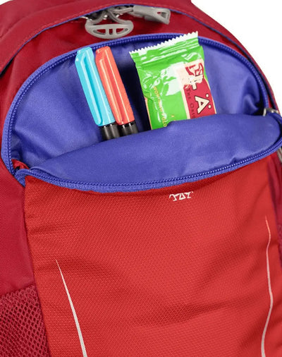 Osprey Daylite Jr. - Kids backpack with integrated handle and mesh pockets, shown with school supplies.
