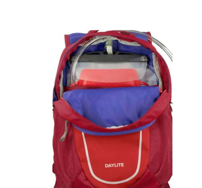 Osprey Daylite Jr. - Kids backpack with ventilated backpanel, dual mesh pockets, and hydration sleeve, perfect for active children.