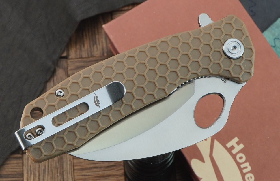 Honey Badger Large Claw Smooth Knife 8Cr13MoV Steel