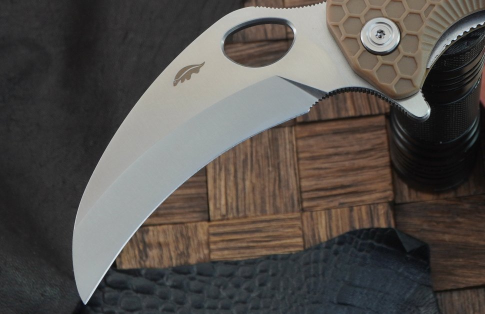 Honey Badger Large Claw Smooth Knife 8Cr13MoV Steel