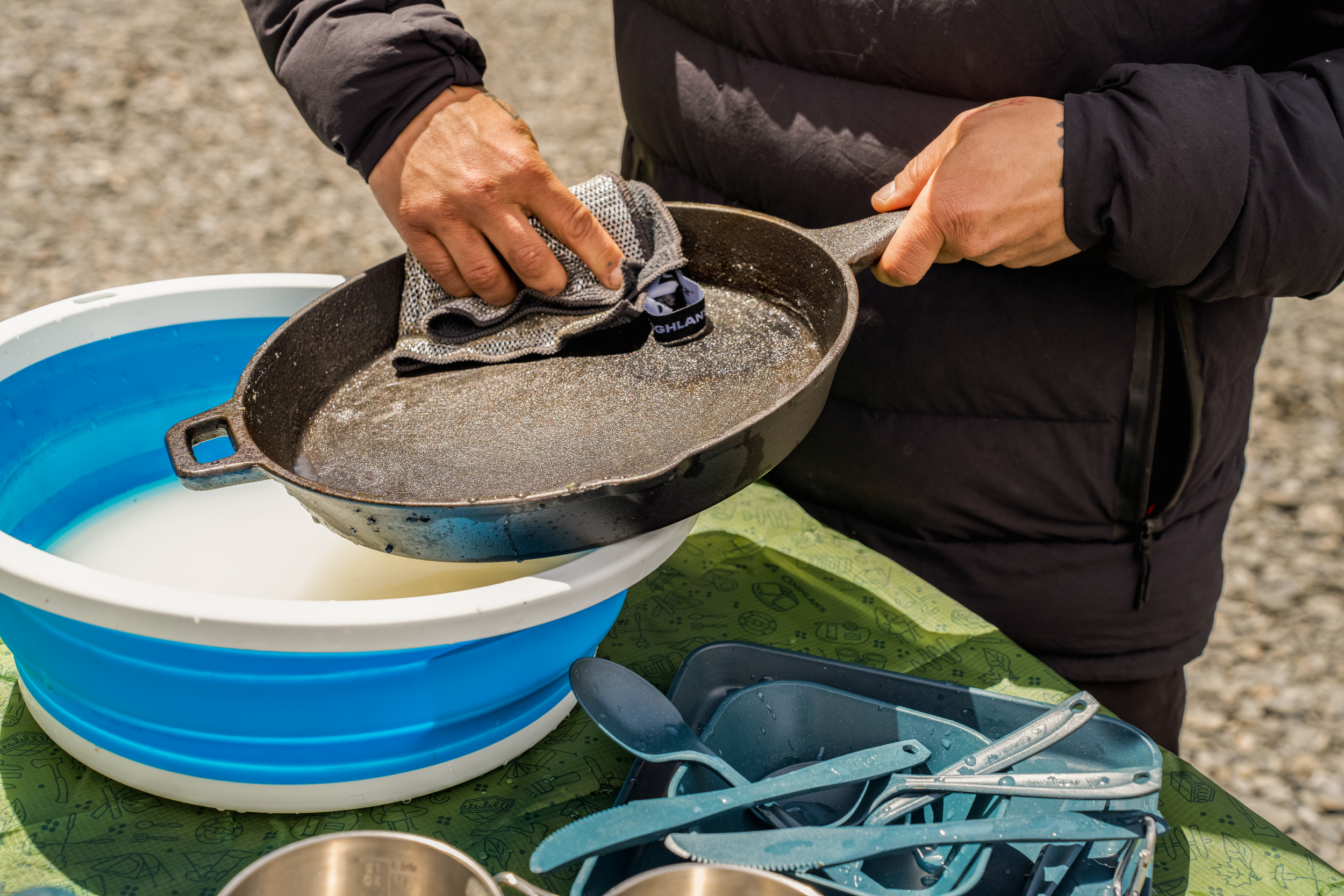Coghlan's Collapsible Sink Basin - Shop  Collapsible Buckets at  Trekaline