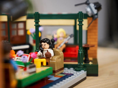 LEGO Ideas Friends Central Perk Building Set - Shop  Indoor Toys at  Trekaline