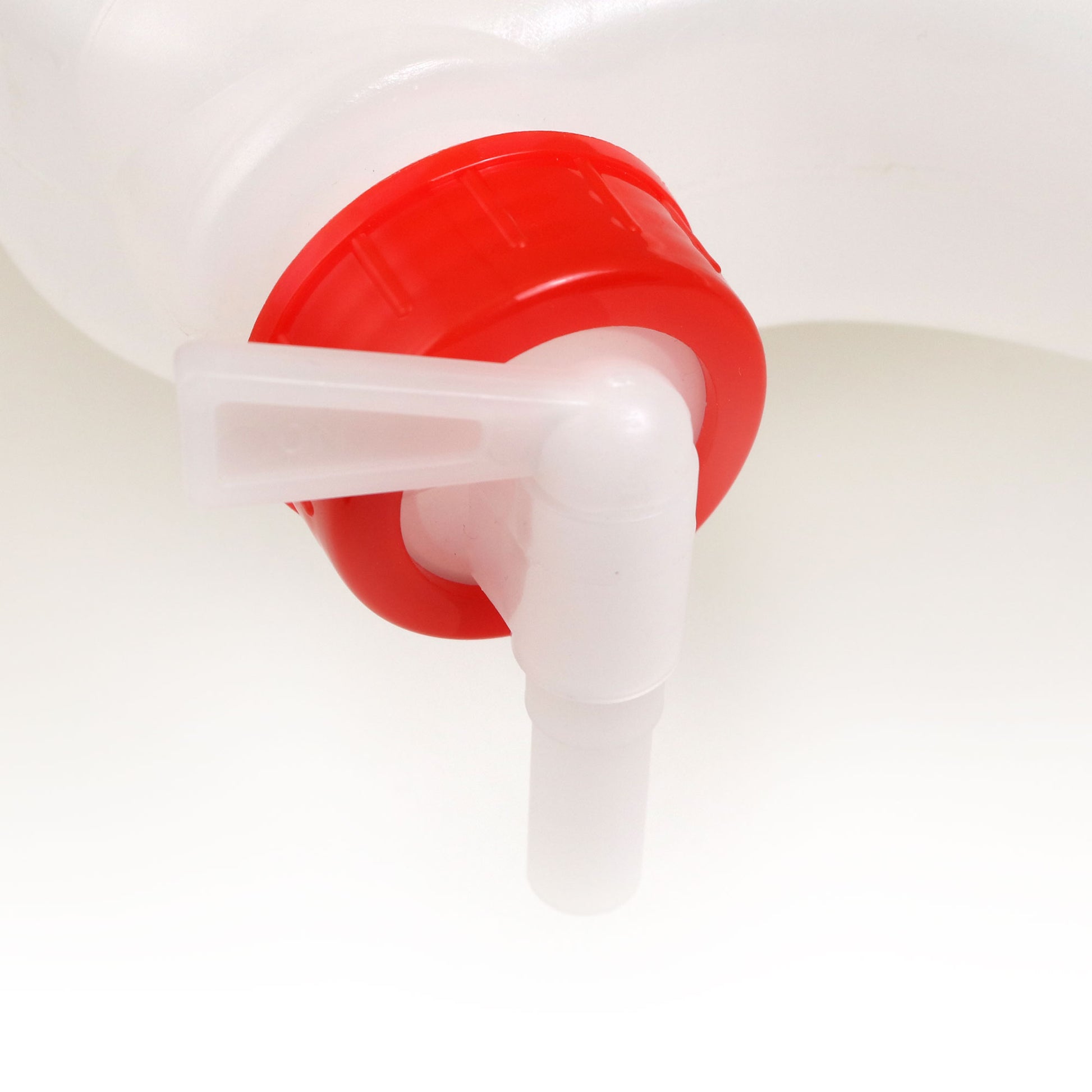 Coghlan's Expandable Water Carrier 8L - Shop  Water Storage Bags at  Trekaline