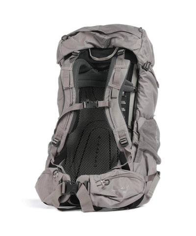 Osprey Renn 65 - Women backpack with raincover and adjustable features for female backpackers, certified bluesign product.
