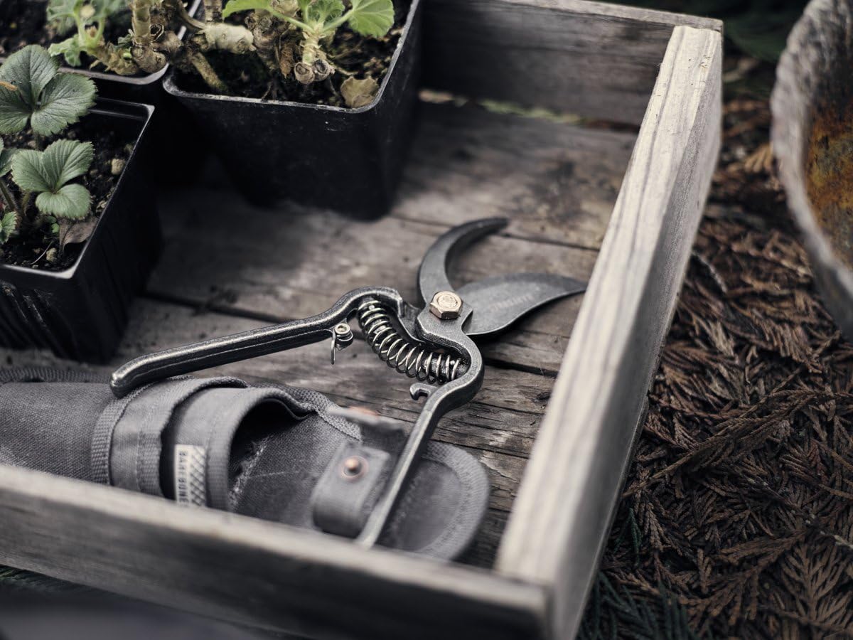 Barebones Japanese Style Garden Pruner - Shop  Garden Tools at  Trekaline
