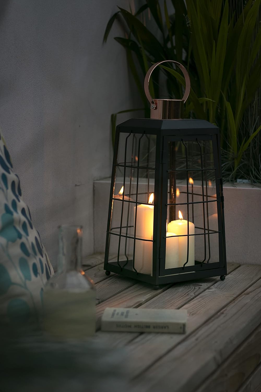 La Hacienda Alderin Lantern