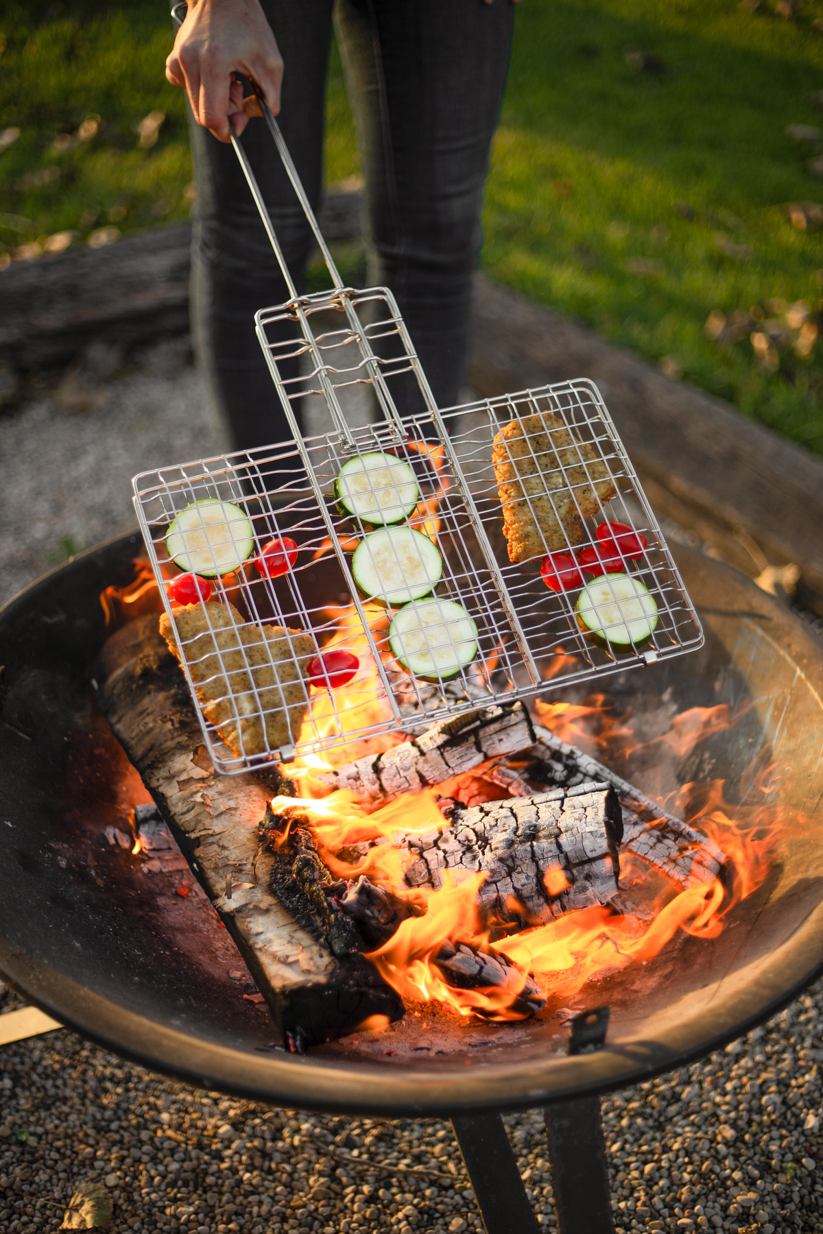 Coghlan's Deluxe Campfire Broiler - Shop  Campfire Cookware at  Trekaline