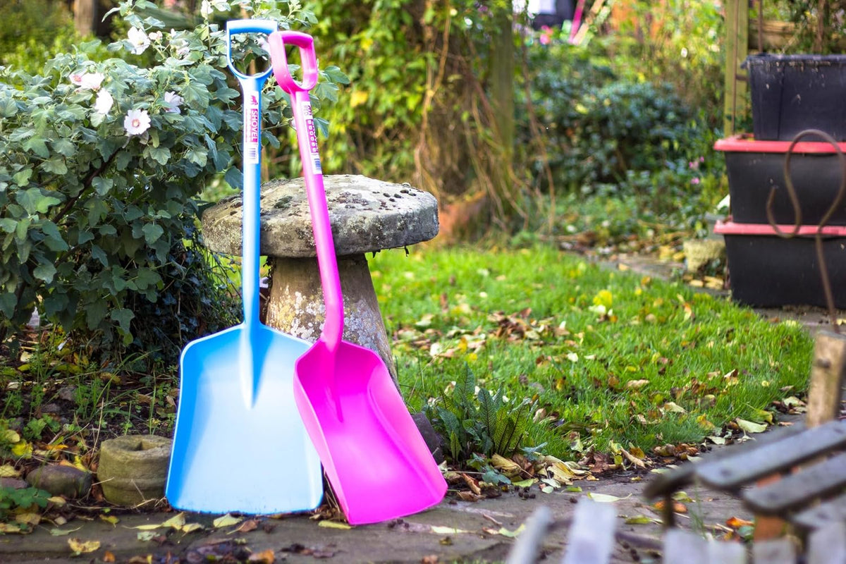 Red Gorilla Heavy Duty Polypropylene Shovel with D Handle