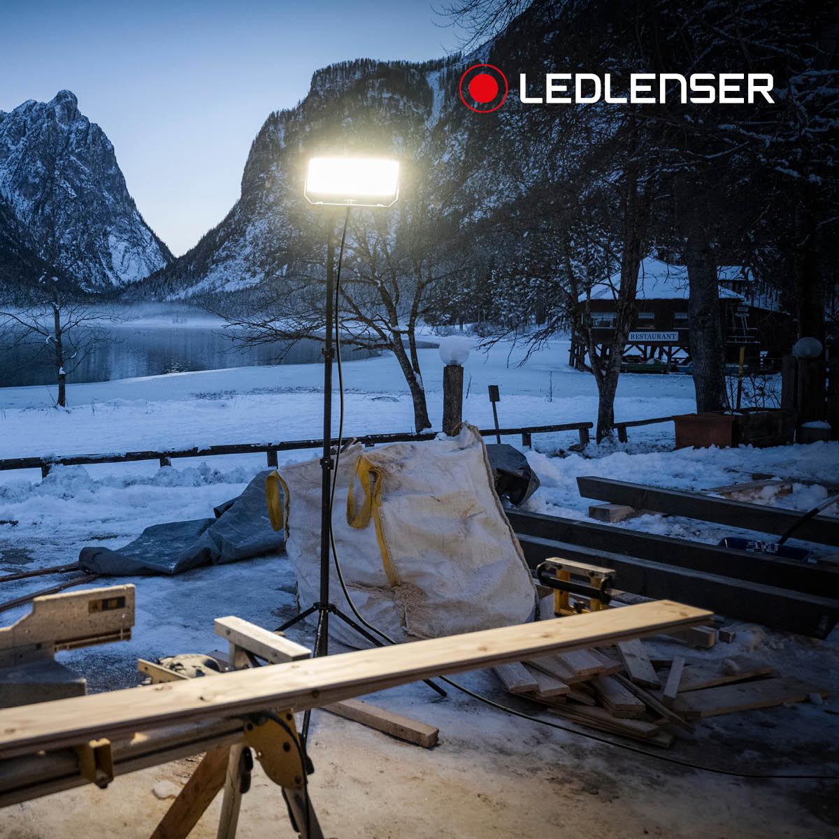 Ledlenser Area Light Tripod Stand 3m - Shop  Tripods at  Trekaline