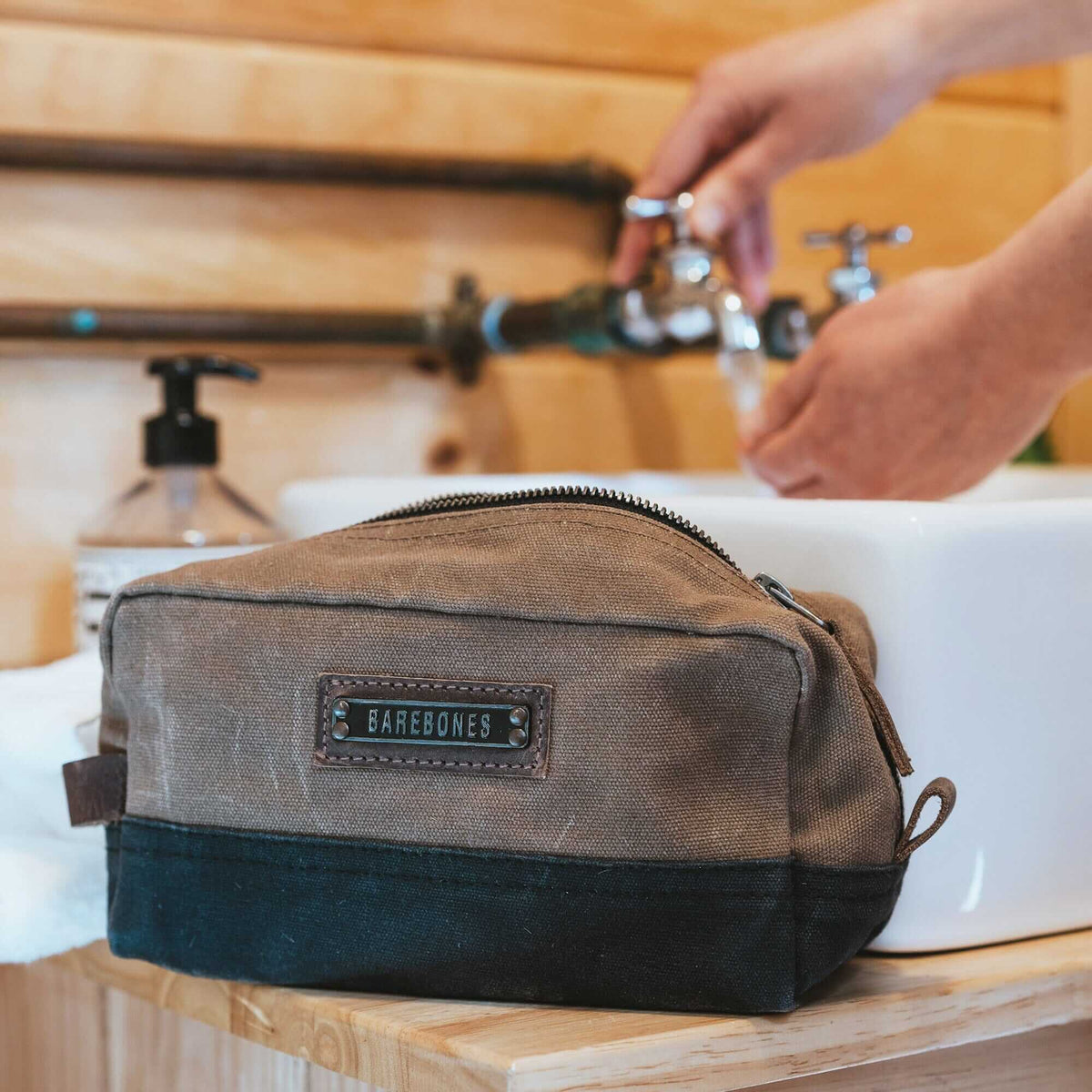 Barebones Neelum Dopp Kit toiletry bag - Shop  Toiletry Bags at  Trekaline
