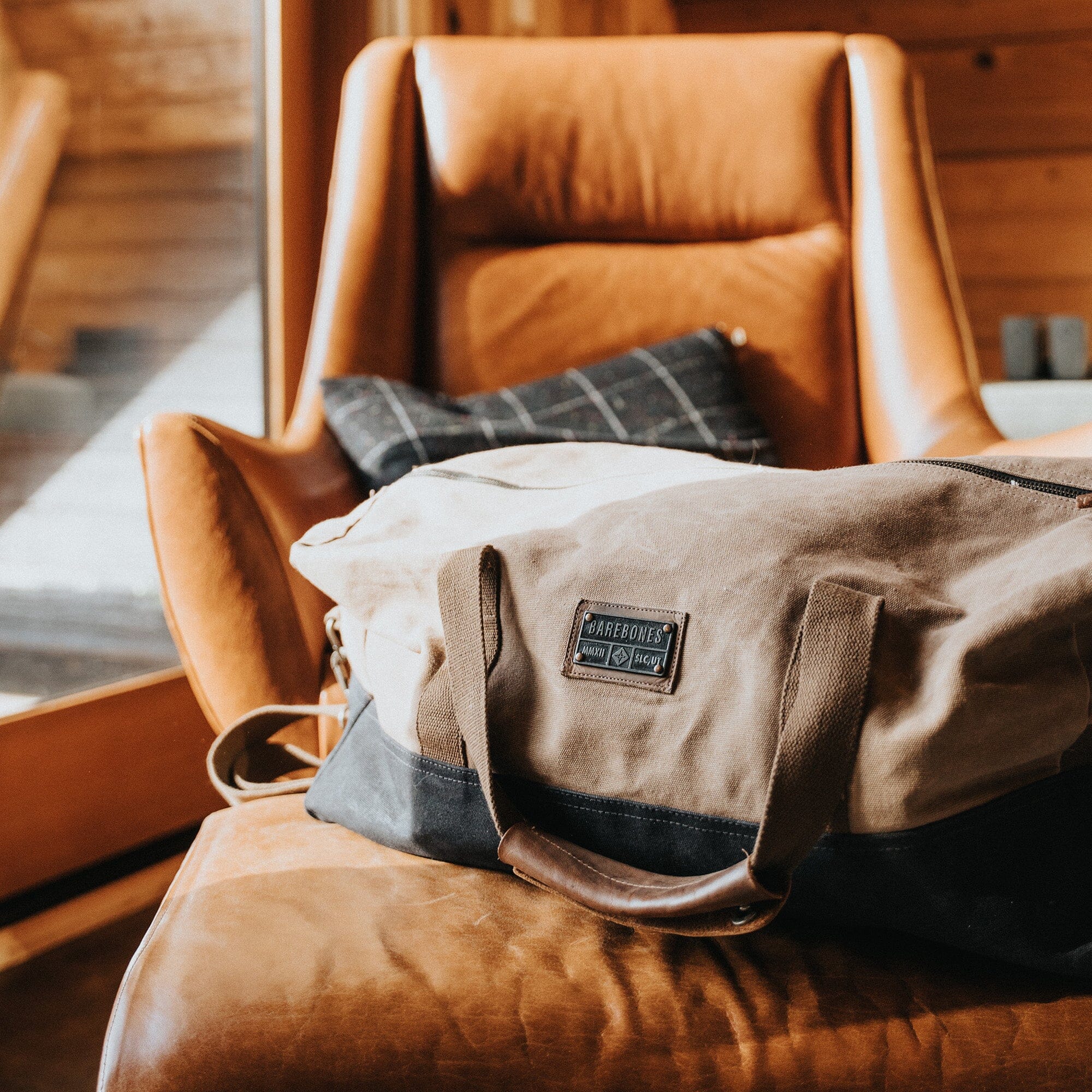 Barebones Neelum Waxed Canvas Duffle Bag - Shop  Duffel Bags at  Trekaline