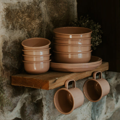Barebones Rolled Enamelware Bowl Set of 4 - Shop  Camping Bowls at  Trekaline