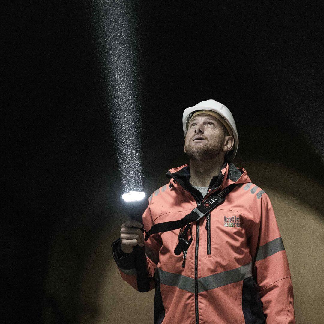 Ledlenser P21R Search Flashlight
