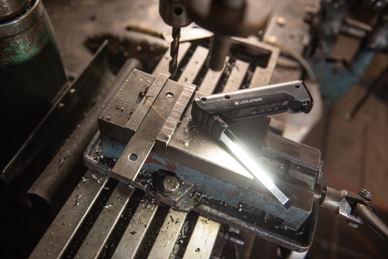 Ledlenser iW5R Flex Folding LED Worklight - Shop  Flashlights at  Trekaline