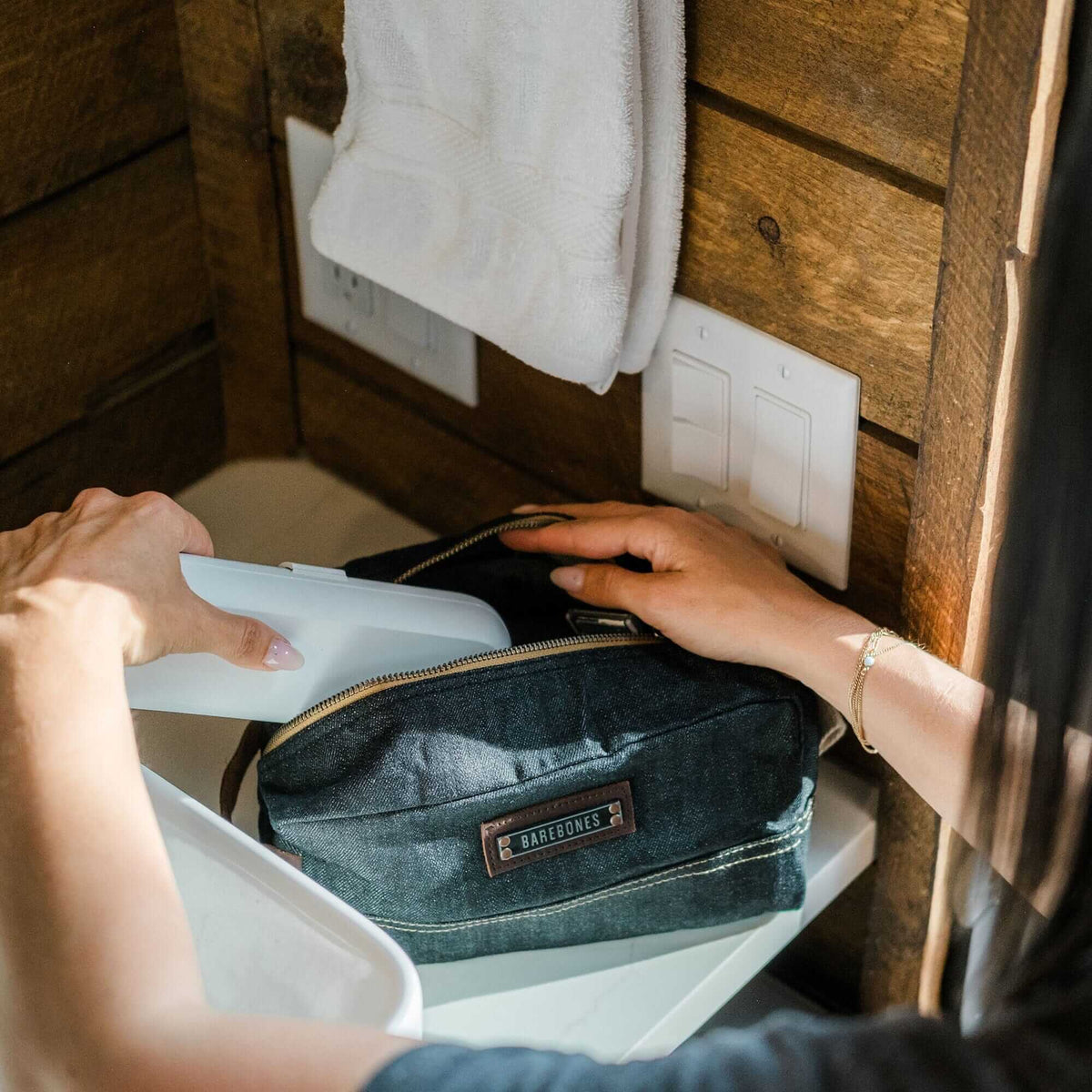 Barebones Neelum Dopp Kit toiletry bag - Shop  Toiletry Bags at  Trekaline