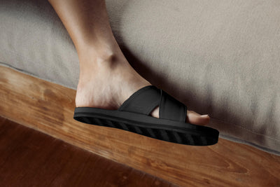 Indosole Women's ESSNTLS Cross Sandals