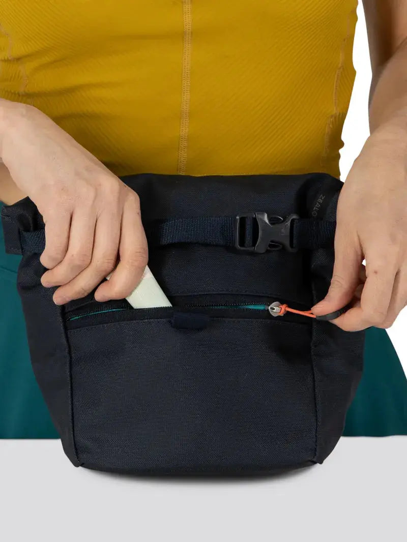 Osprey Zealot Chalk Bucket - Crustacean Blue - Shop  Chalk Bags at  Trekaline