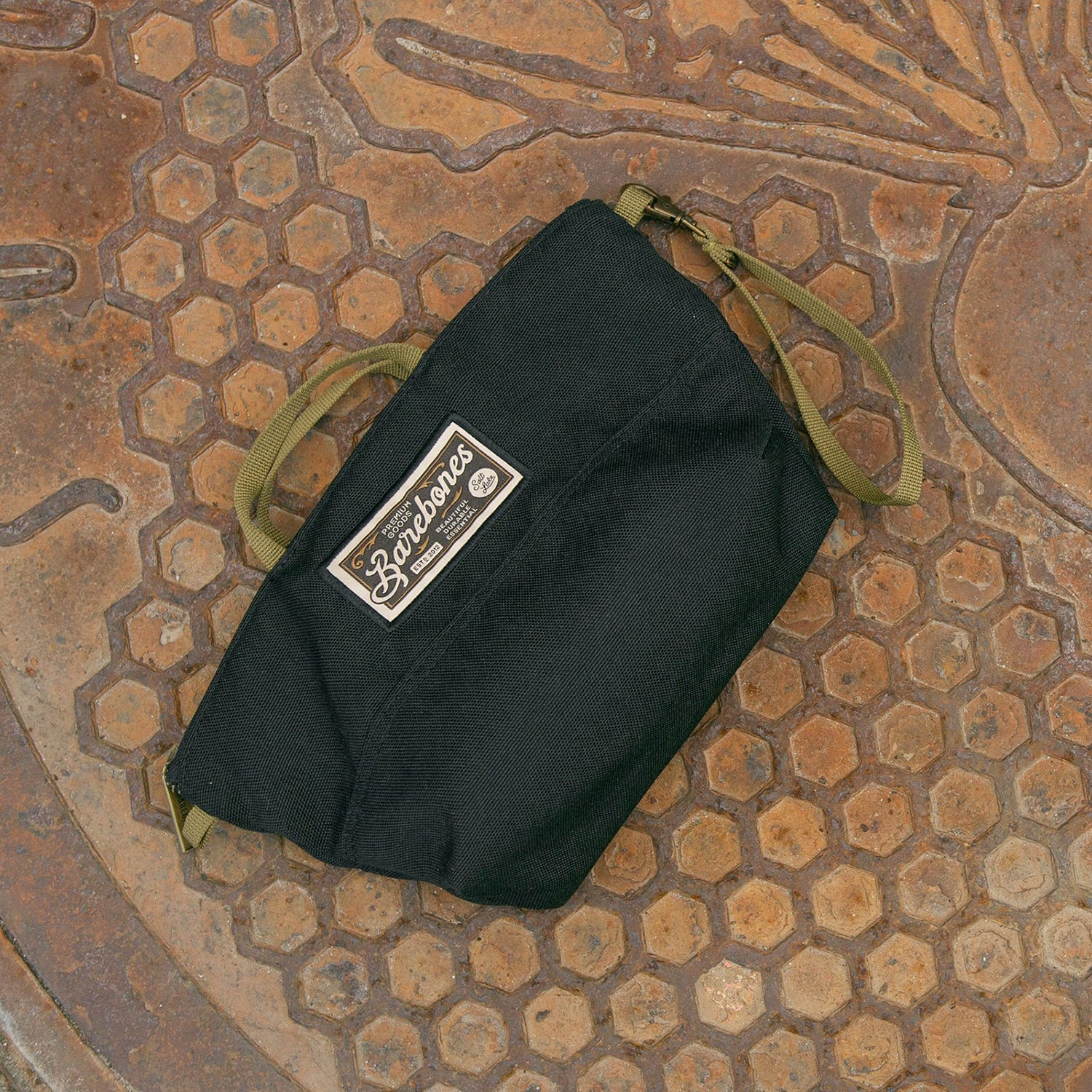Barebones Modeer Zip Pouch Organizer 3L - Shop  Travel Pouches and Pockets at  Trekaline