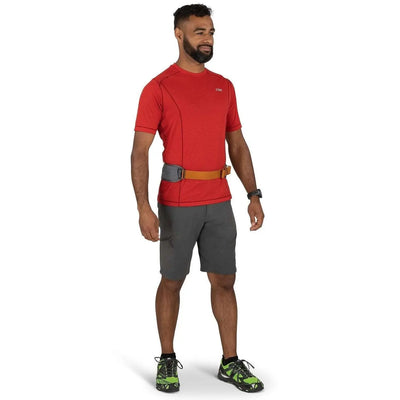 Man wearing Osprey Duro / Dyna Belt - 2L, hydration belt with soft flasks for trails and training.