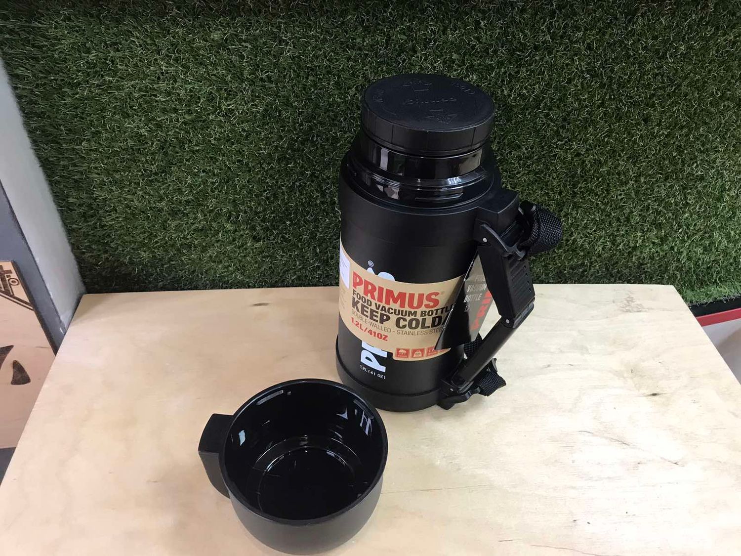 Primus Vacuum Food Insulated Bottle - Shop  Camping Mugs at  Trekaline