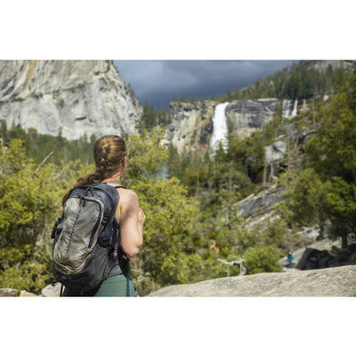 Alps Mountaineering Hydro Trail 17 Hydration Pack - Shop  Hiking Hydration Packs at  Trekaline