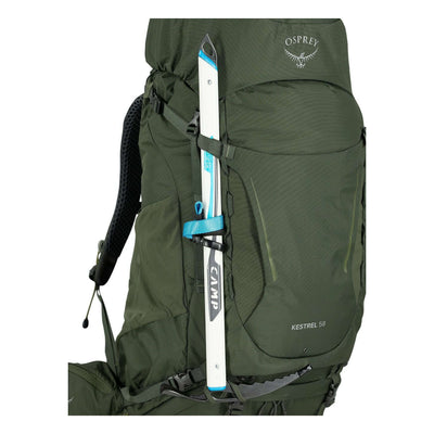 Osprey Kestrel 58 - Men rucksack designed for outdoor adventures, featuring durable green fabric and gear storage for multi-day hikes.