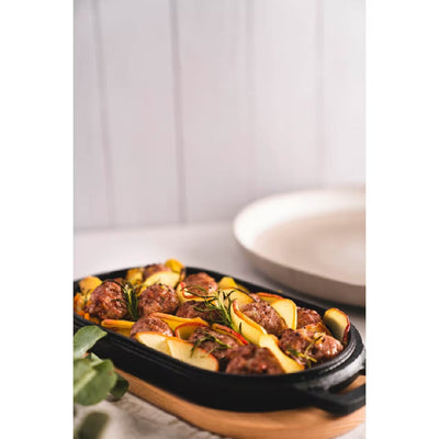 Ooni Cast Iron Sizzler Pan with Board - Shop  Frying Pans at  Trekaline